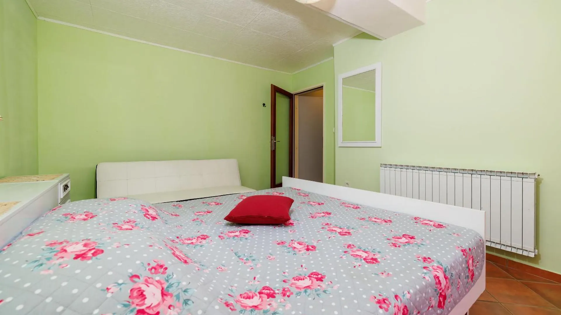 Apartments And Room Mirjana Dramalj