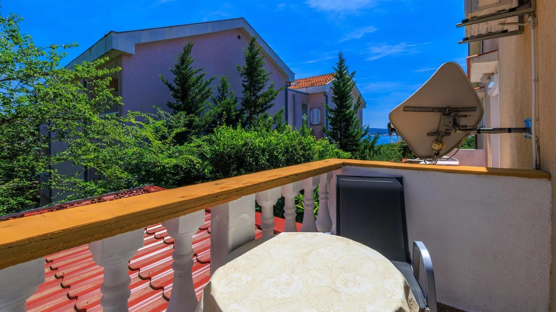 Apartments And Room Mirjana Dramalj