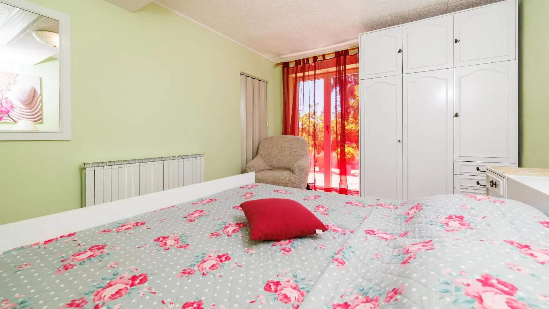 Apartments And Room Mirjana Dramalj
