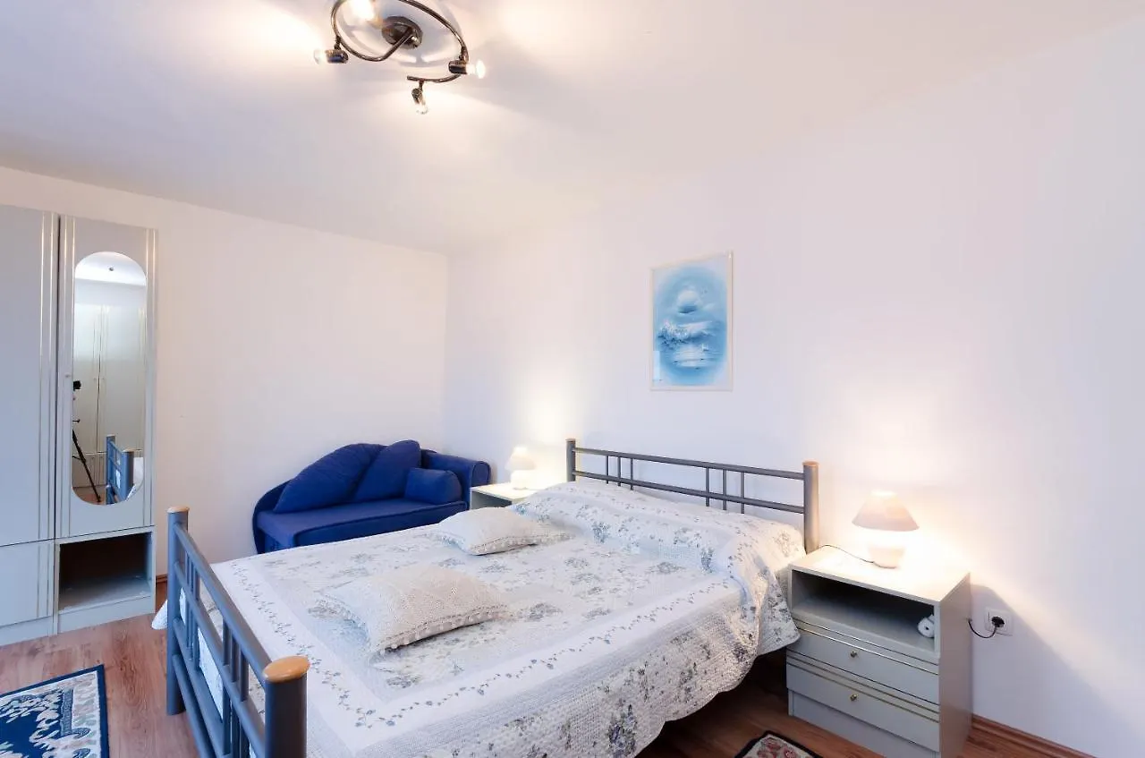 Apartments And Room Mirjana Dramalj 0*,  Croatia